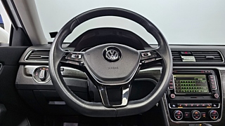 VOLKSWAGEN PASSAT 2018