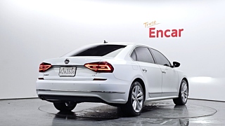 VOLKSWAGEN PASSAT 2018