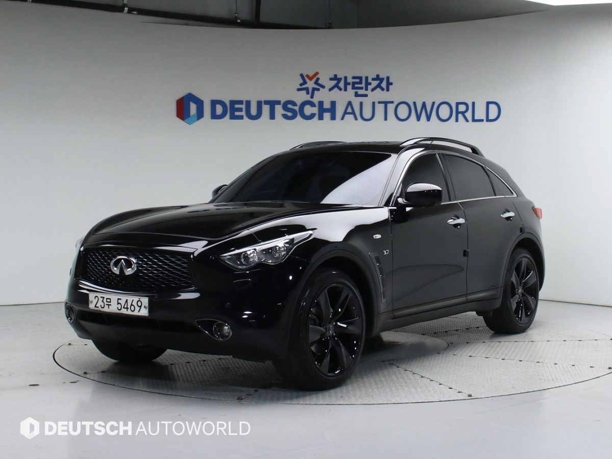 INFINITI QX70