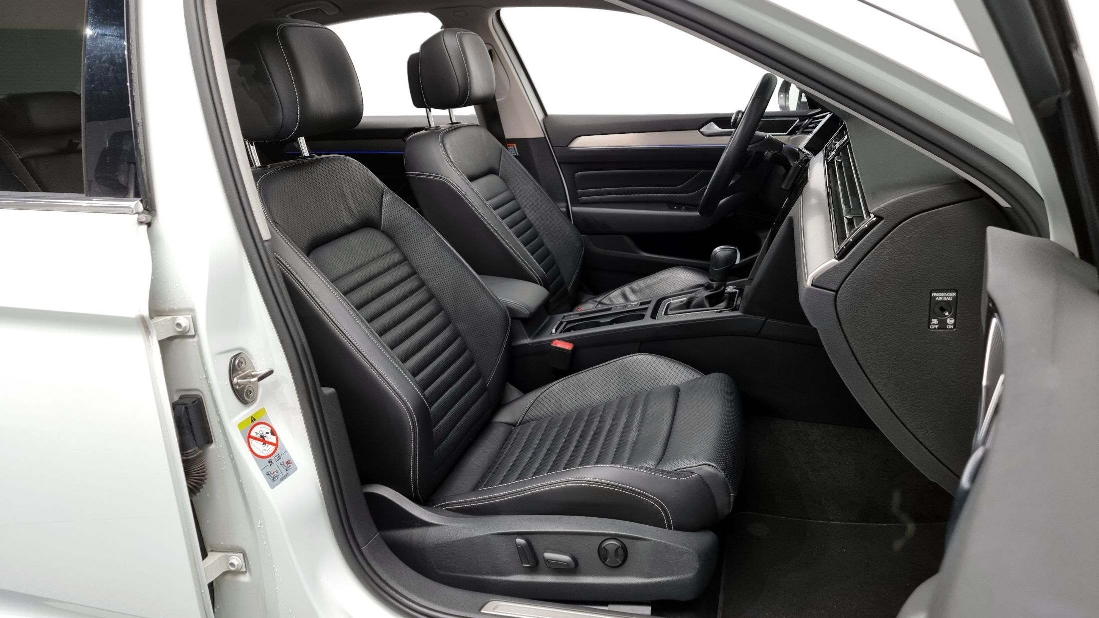 VOLKSWAGEN PASSAT GT B8 2021