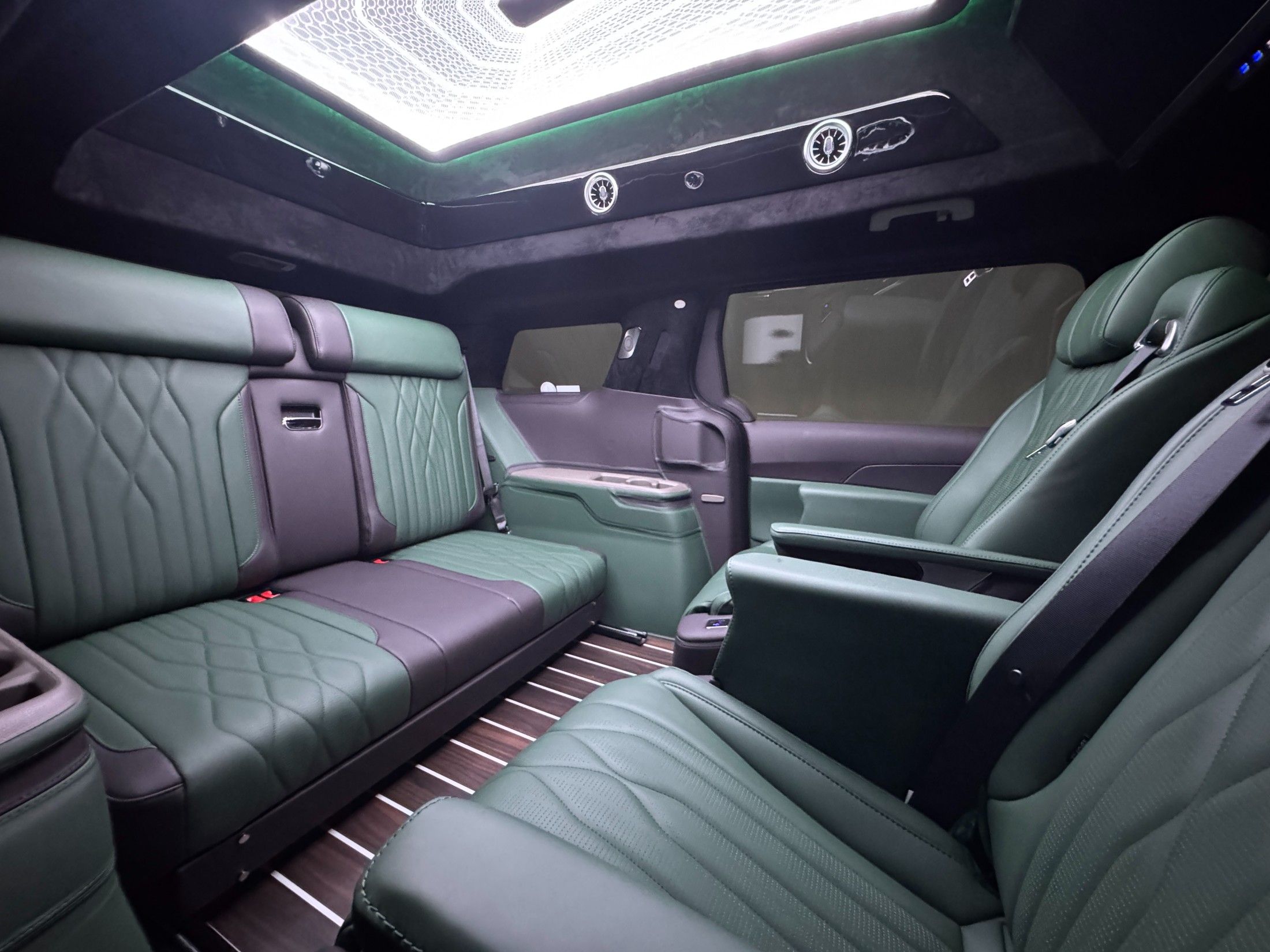 KIA CARNIVAL 2025