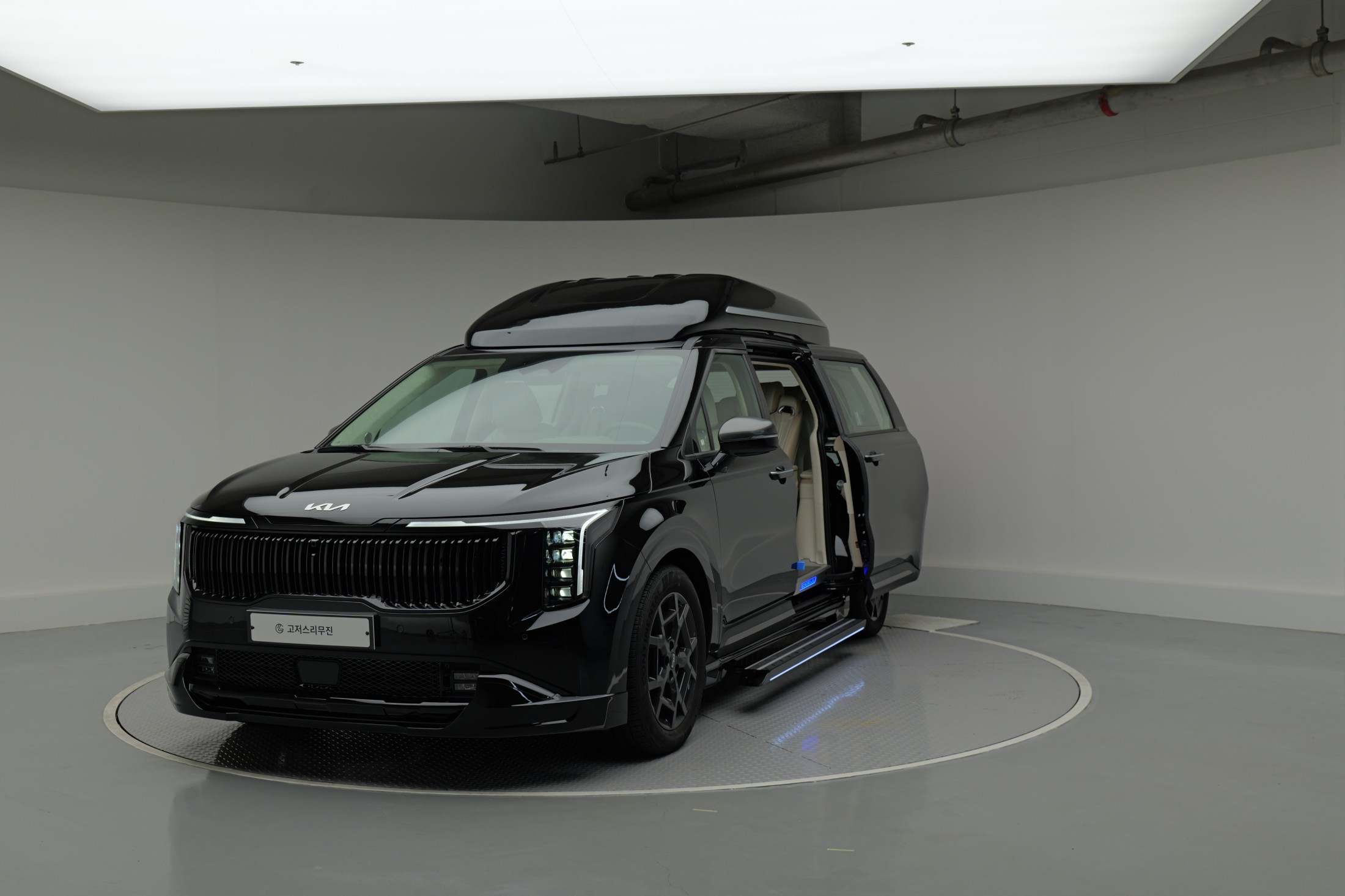 KIA CARNIVAL 2025