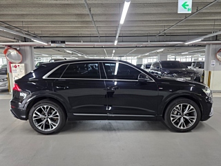 AUDI Q8 4M 2021