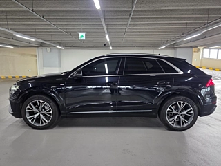 AUDI Q8 4M 2021