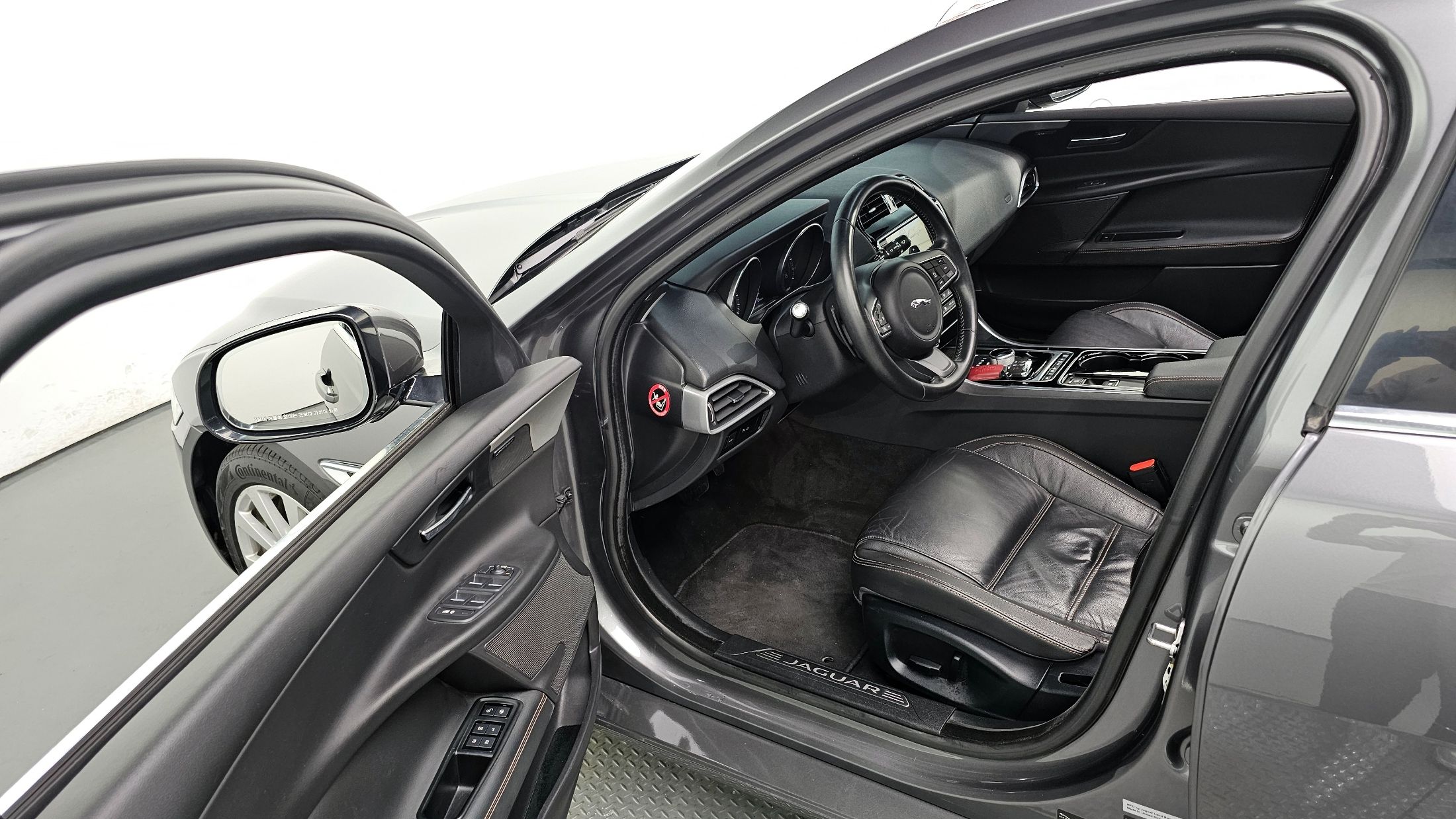 JAGUAR XE 2016