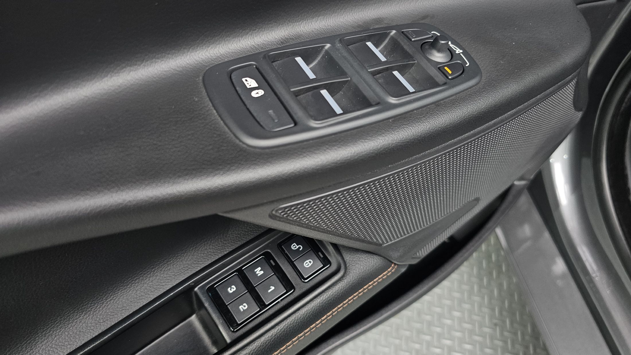 JAGUAR XE 2016