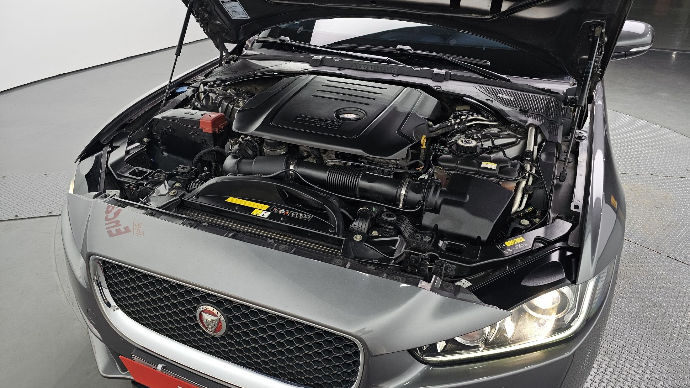 JAGUAR XE 2016