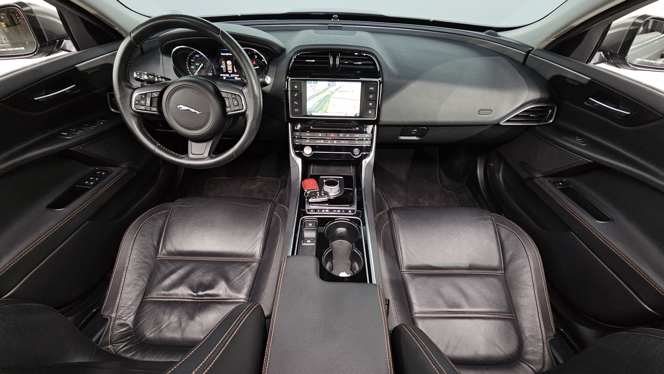 JAGUAR XE 2016
