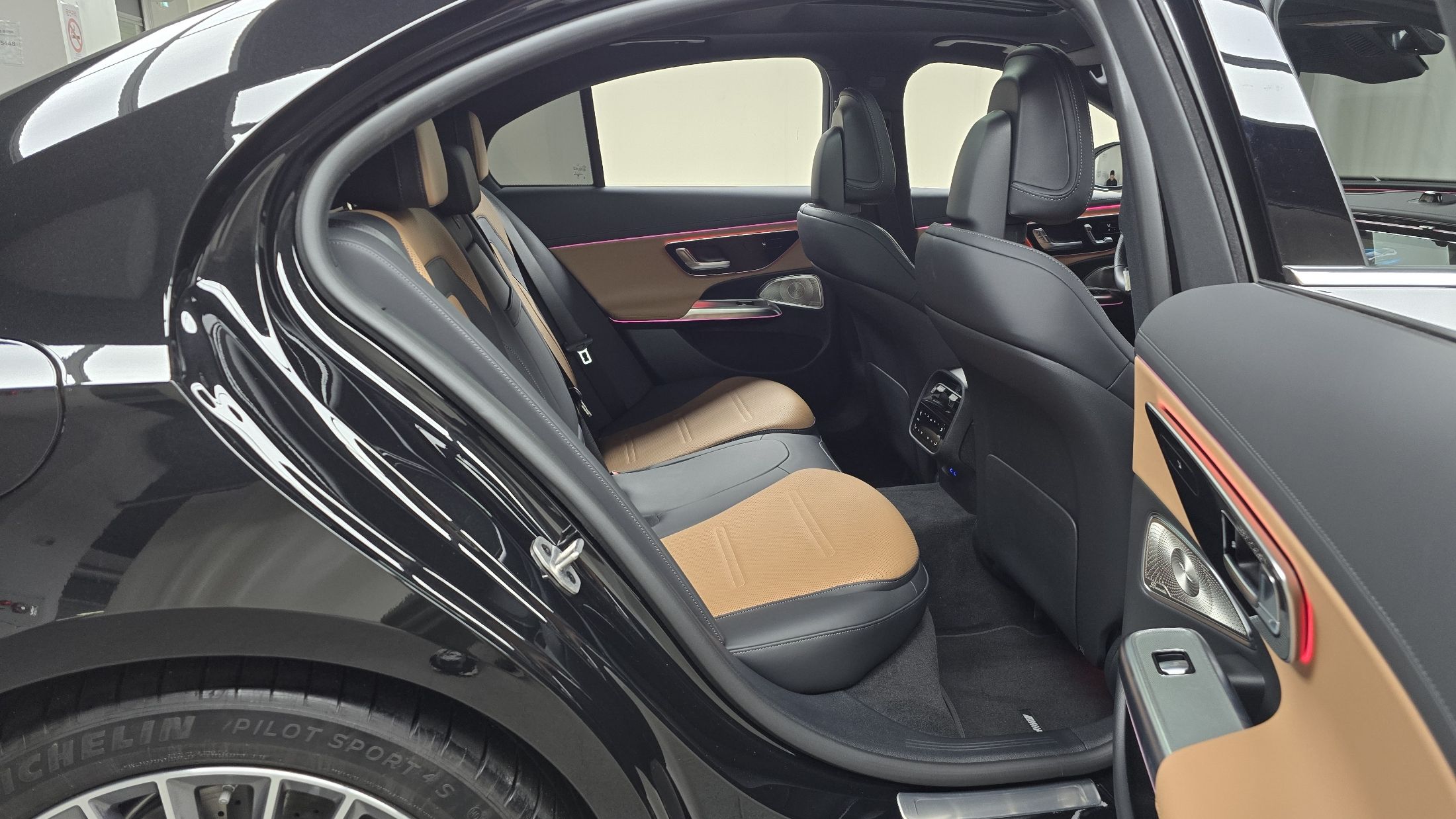 MERCEDES BENZ E-CLASS W214
