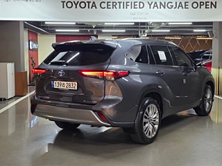 TOYOTA HIGHLANDER 2023