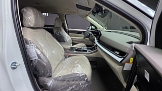 KIA CARNIVAL 2025