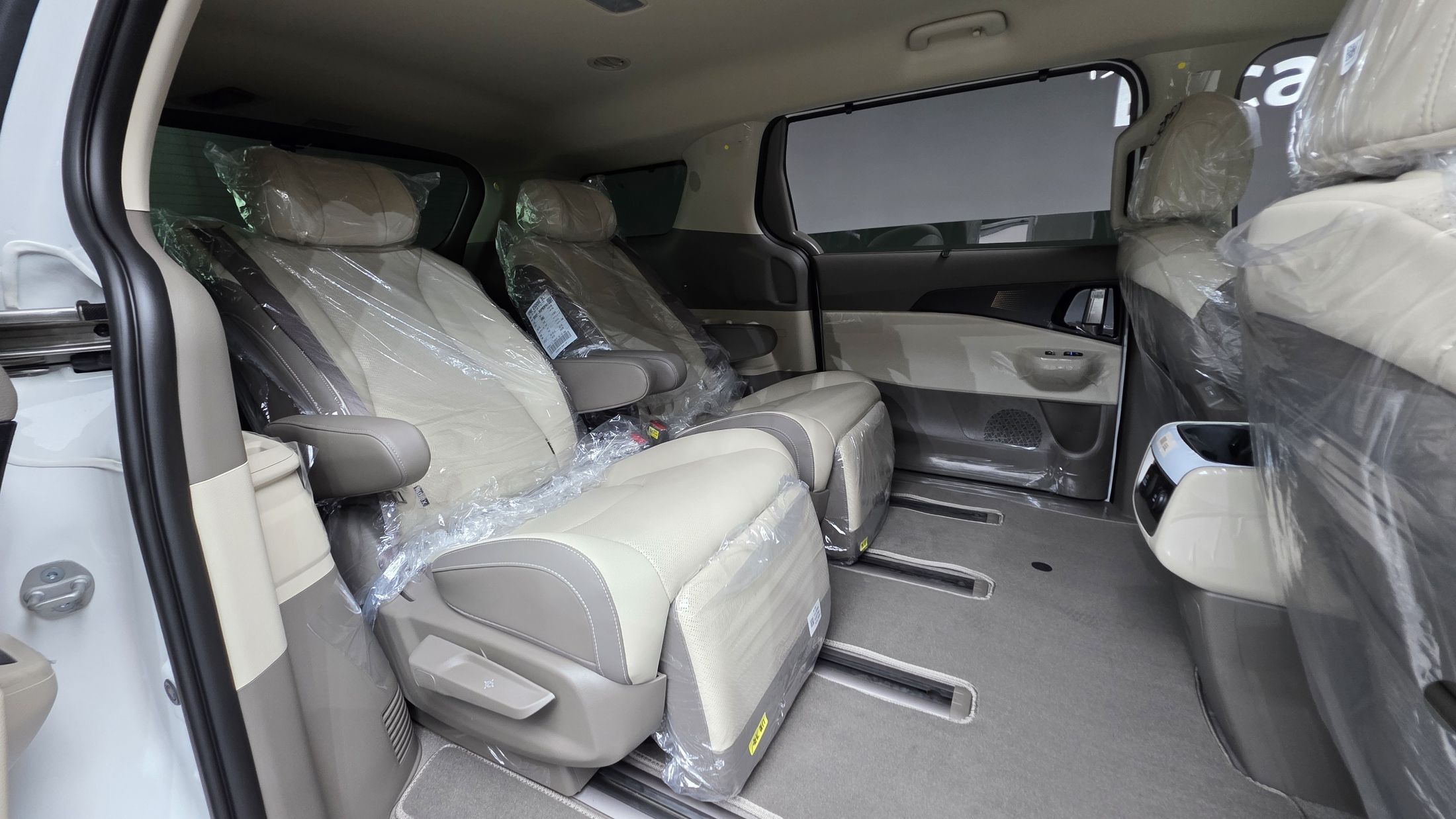 KIA CARNIVAL 2025