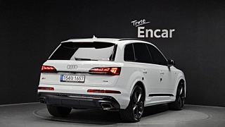 AUDI Q7 4M  2025