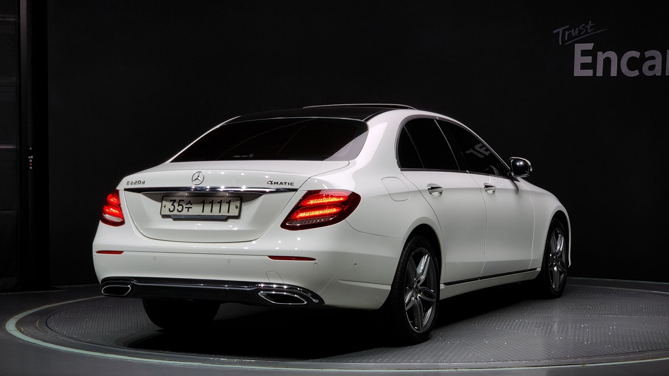 MERCEDES BENZ E-CLASS W213 2017