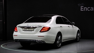 MERCEDES BENZ E-CLASS W213 2017