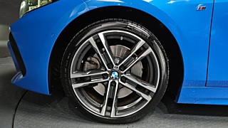 BMW 1-SERIES F40 2021