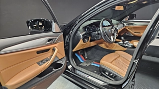 BMW 5-SERIES G30 2017