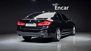 BMW 5-SERIES G30 2017