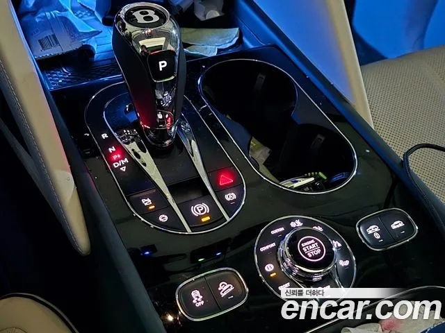 BENTLEY BENTAYGA 2025