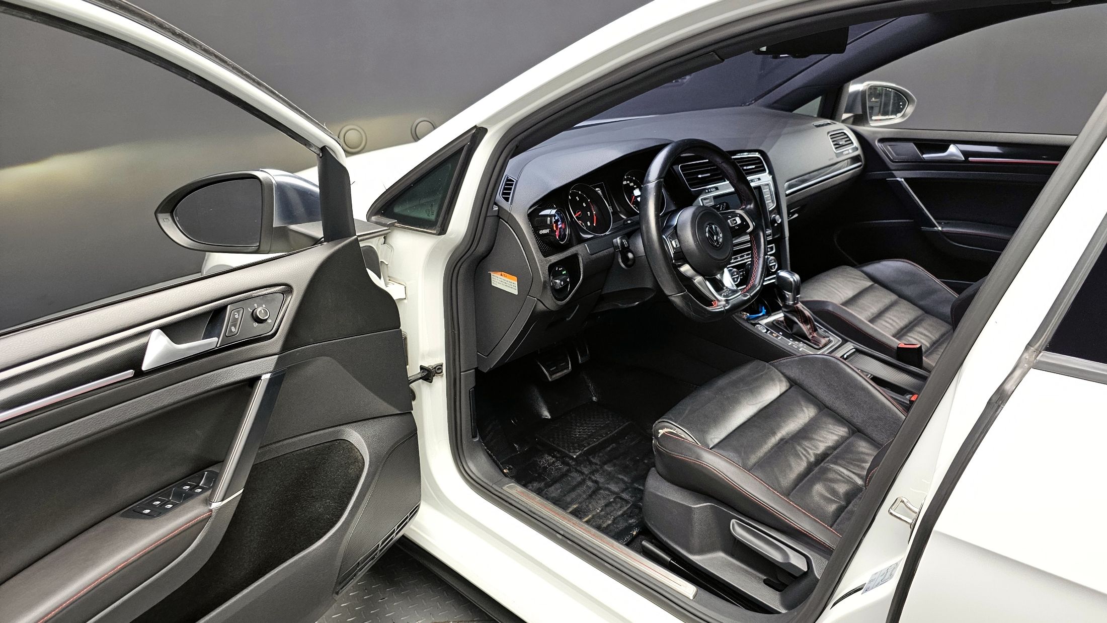 VOLKSWAGEN GOLF 2014