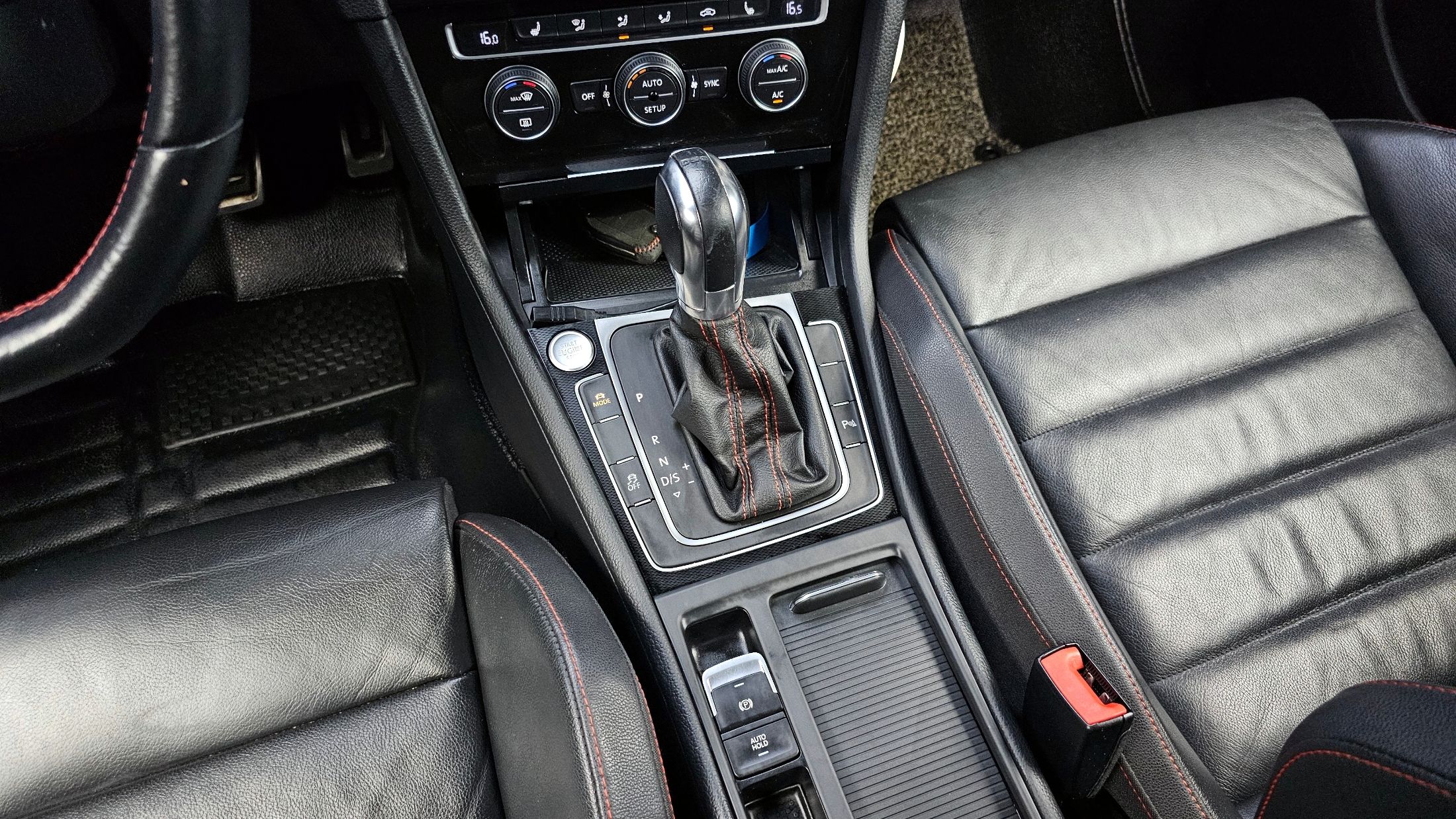 VOLKSWAGEN GOLF 2014