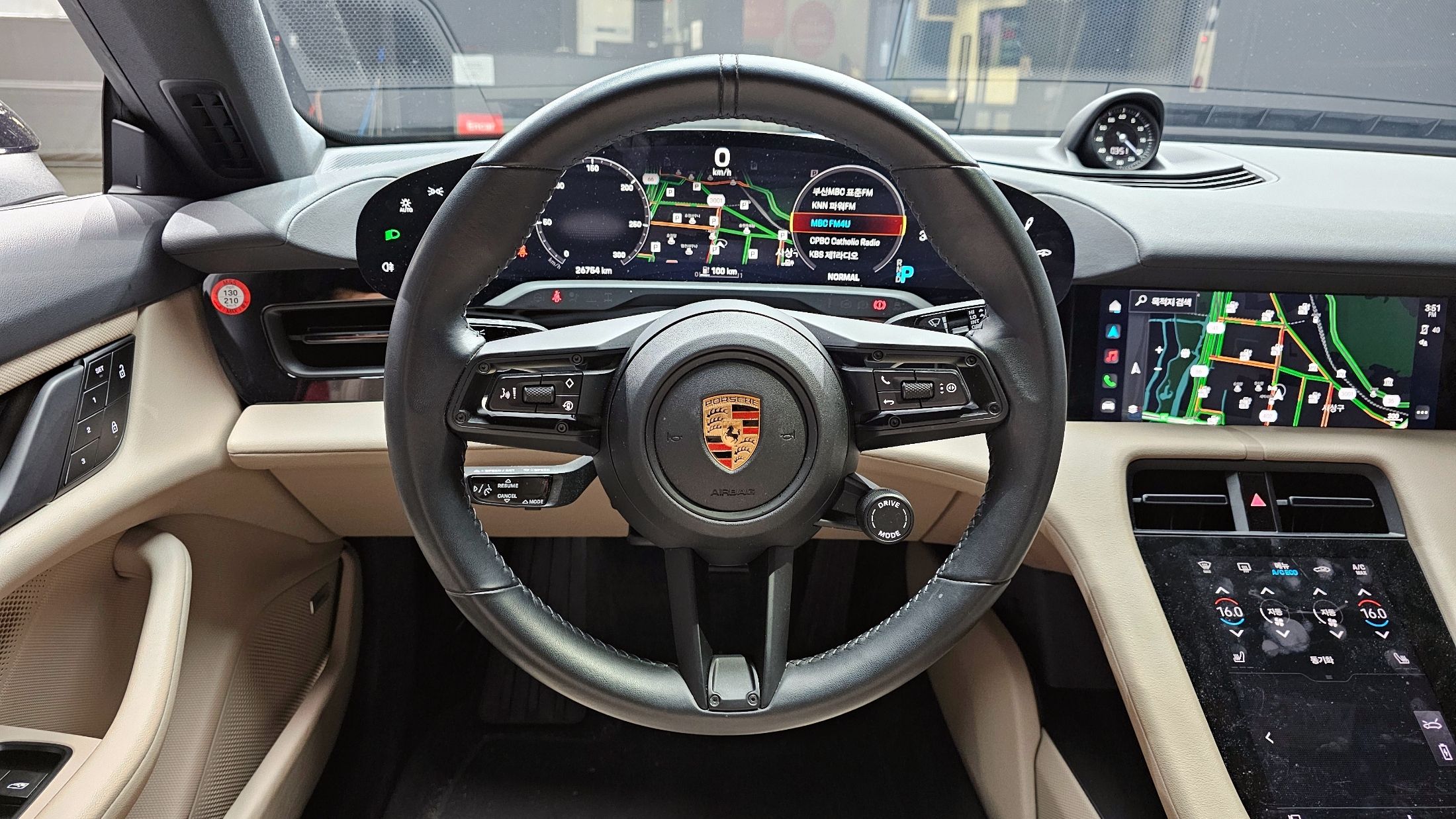 PORSCHE TAYCAN 2024