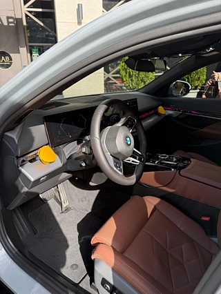 BMW 5-SERIES G60 2025