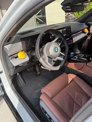 BMW 5-SERIES G60 2025