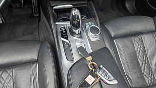 BMW 5-SERIES G30 2017