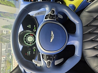 ASTON MARTIN VANTAGE 2019