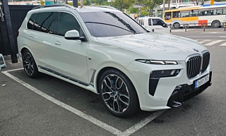 BMW X7 G07 2025