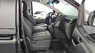 HYUNDAI STARIA 2025
