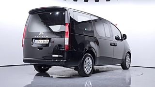HYUNDAI STARIA 2025