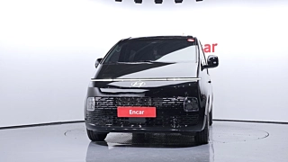 HYUNDAI STARIA 2025