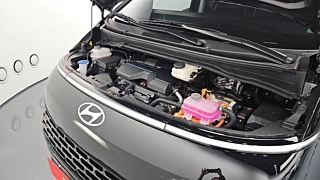 HYUNDAI STARIA 2025