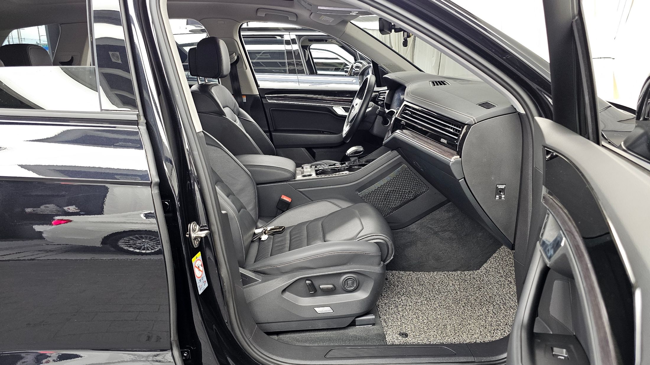VOLKSWAGEN TOUAREG 2020