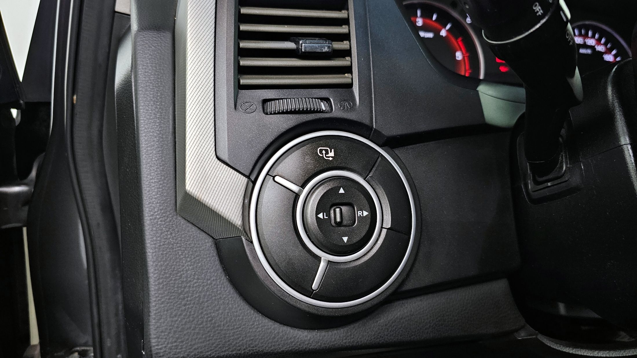 SSANGYONG KORANDO SPORTS 2012