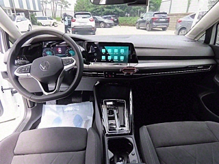 VOLKSWAGEN GOLF 2024