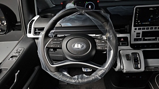 HYUNDAI STARIA 2025