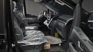 HYUNDAI STARIA 2025