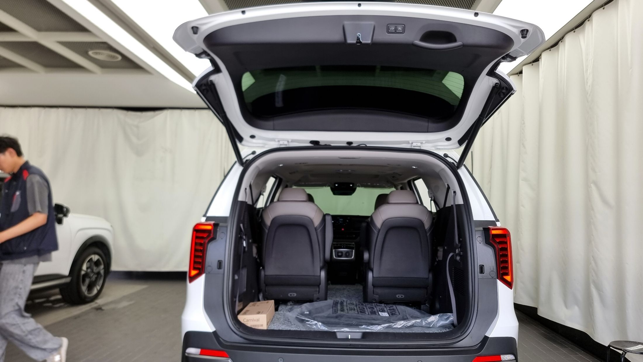 KIA CARNIVAL 2025