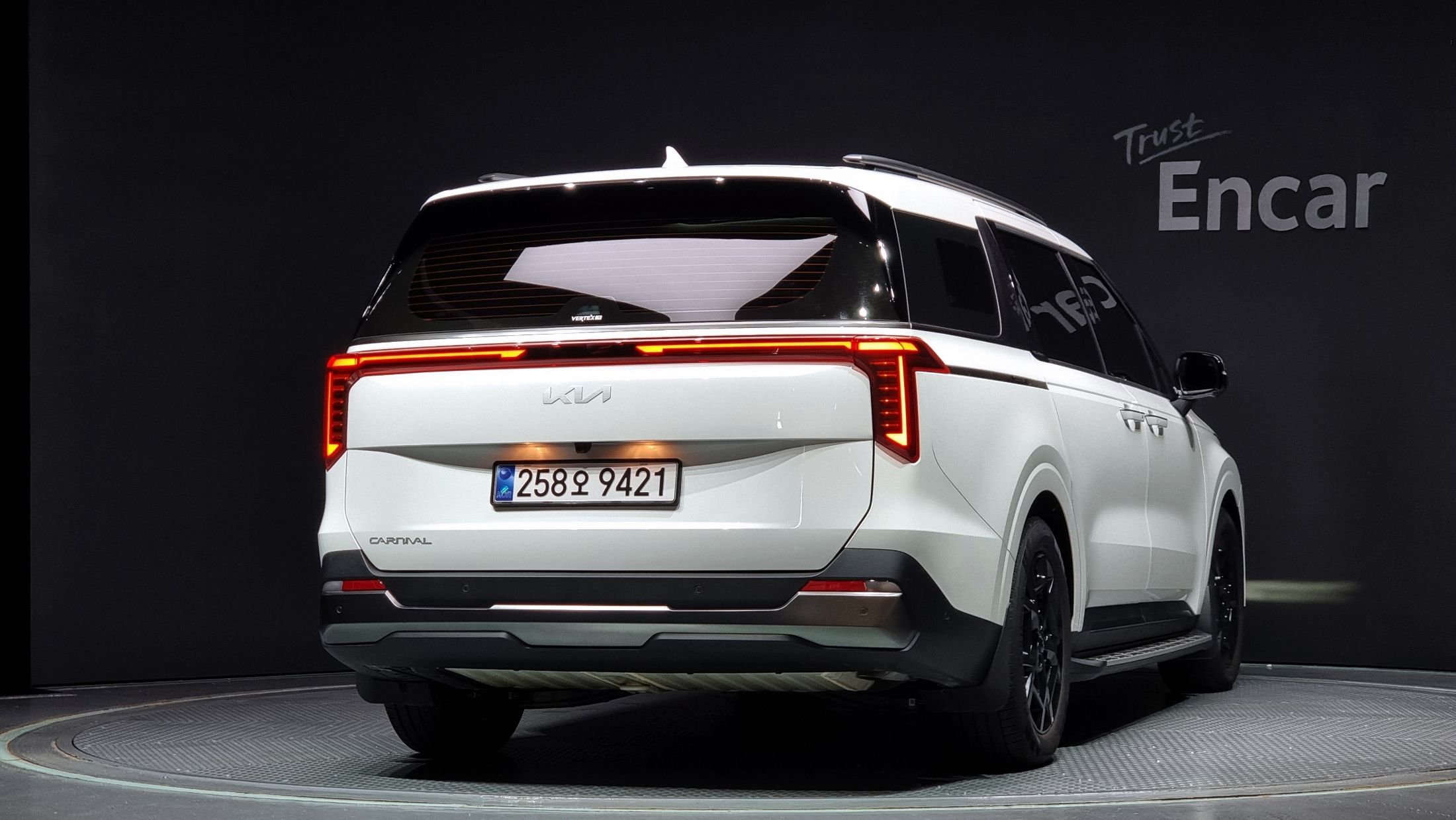 KIA CARNIVAL 2025