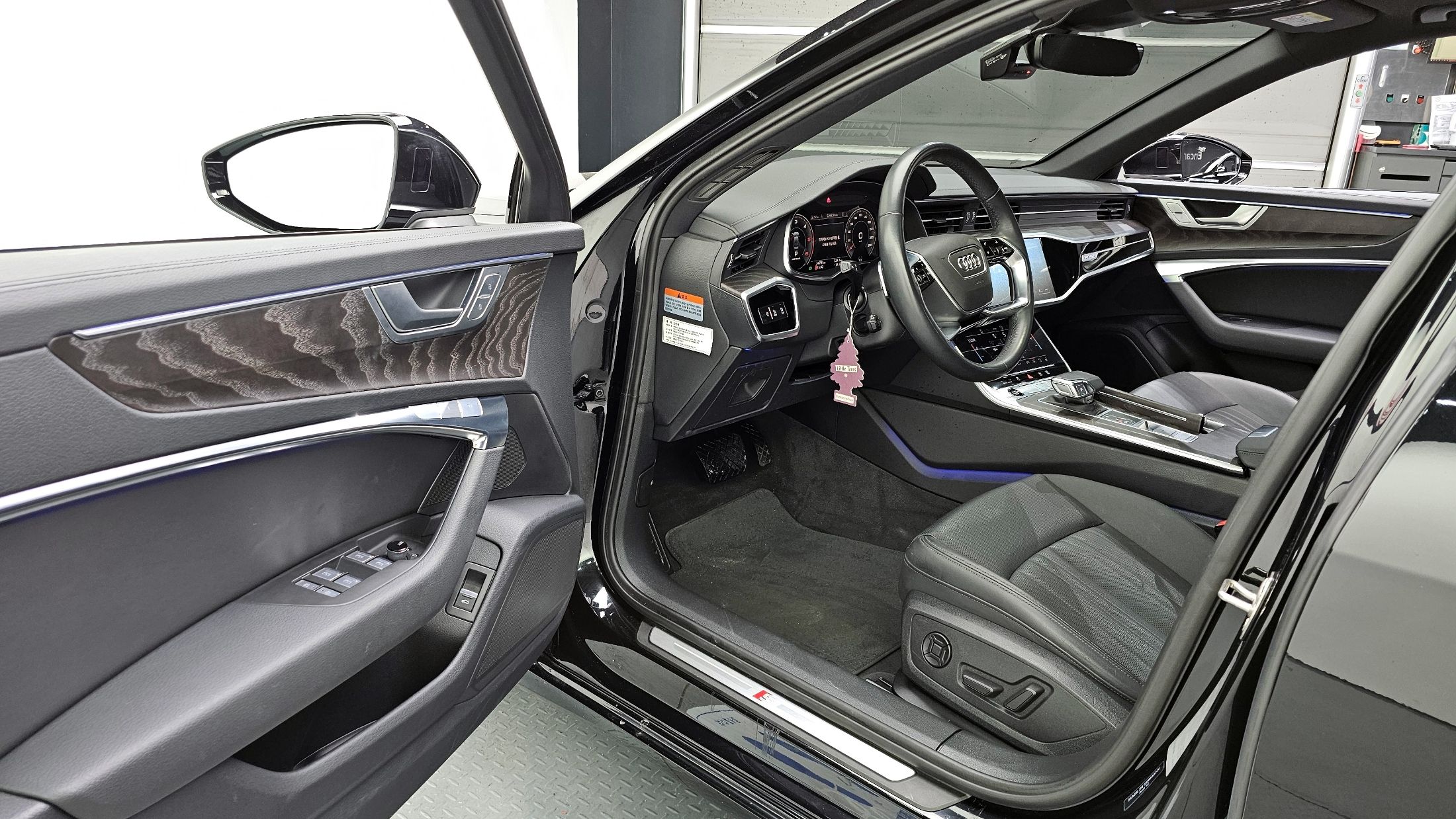 AUDI A6 C8 2023