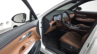 GENESIS GV70 2025