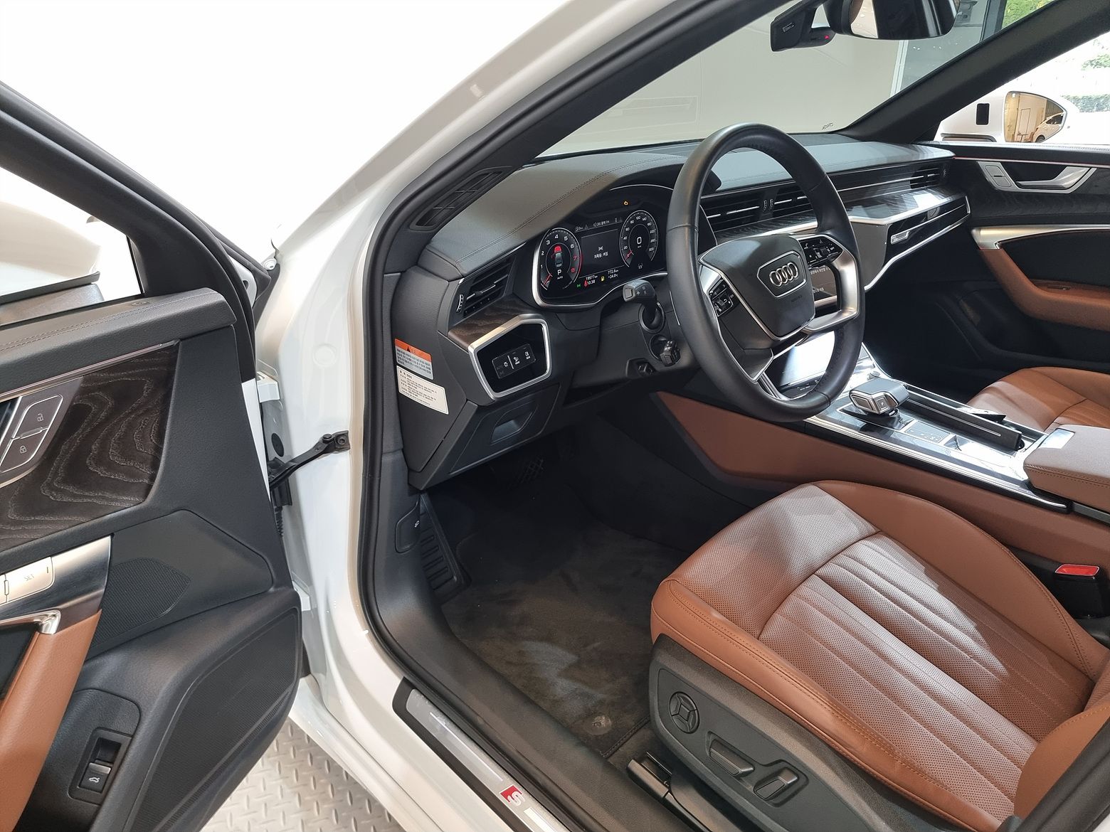 AUDI A6 C8 2023