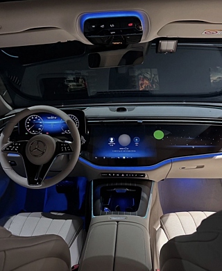 MERCEDES BENZ E-CLASS W214  E350e 4MATIC 2025