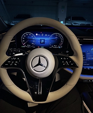 MERCEDES BENZ E-CLASS W214  E350e 4MATIC 2025