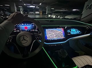 MERCEDES BENZ E-CLASS W214  E350e 4MATIC 2025