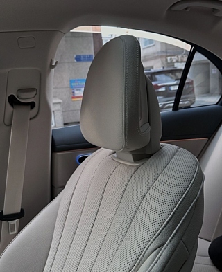 MERCEDES BENZ E-CLASS W214  E350e 4MATIC 2025