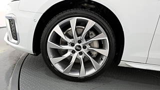 AUDI A4 B9 2023